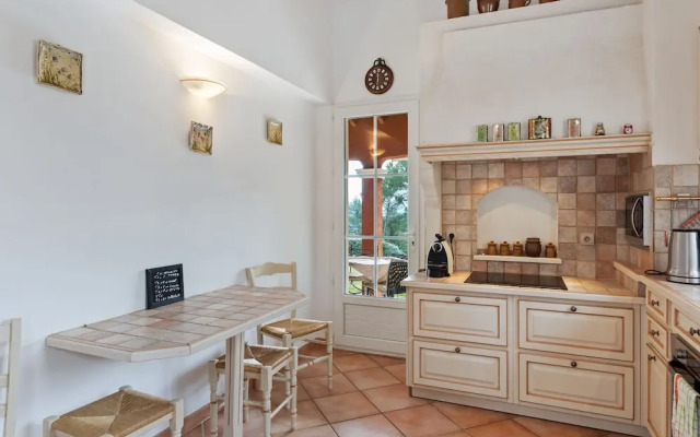 Holiday Home (LOG160)