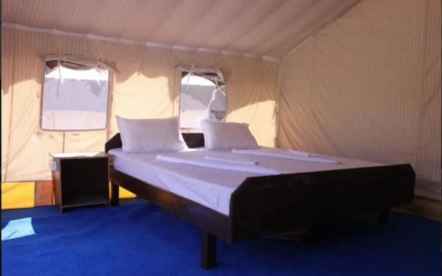 TIH Desert Oasis Camp - Hunder