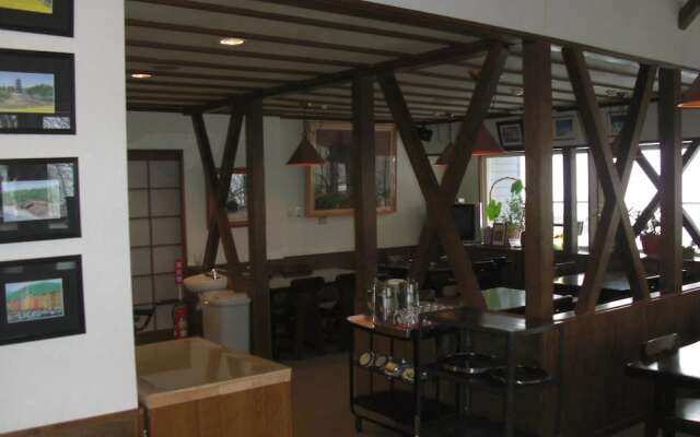 Lodge Christmas Rose ZAO