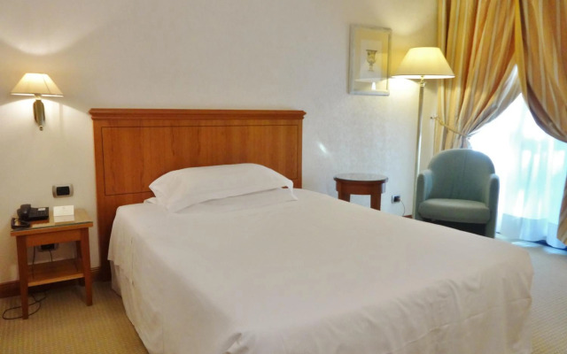 Hotel Excelsior Magenta