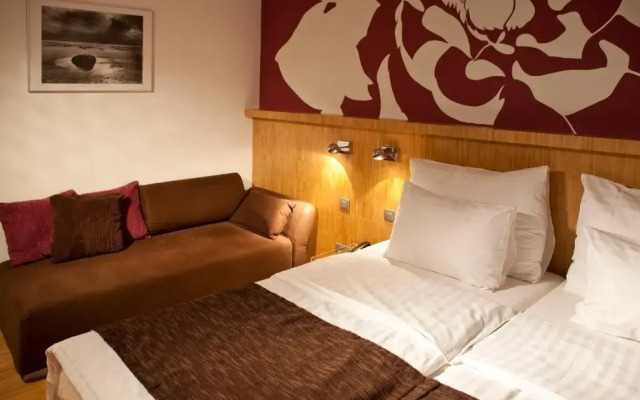 Dahlia Inn