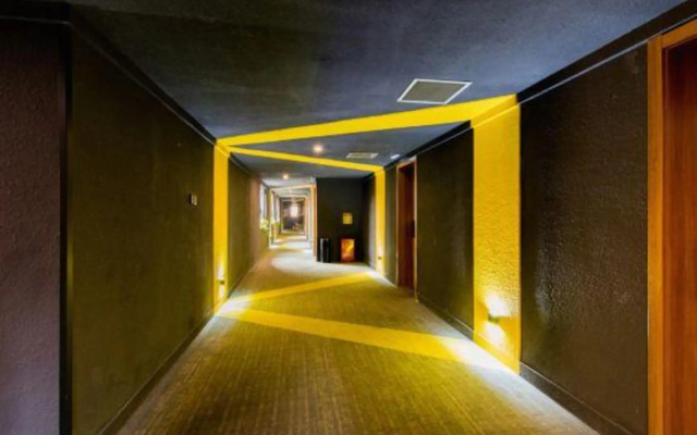 Yimei 28° Fengshang Hotel (Hebei University First Central Hospital East Branch)