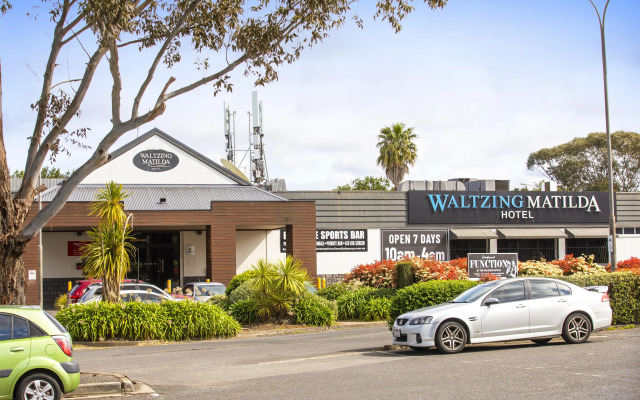 Nightcap at Waltzing Matilda Hotel