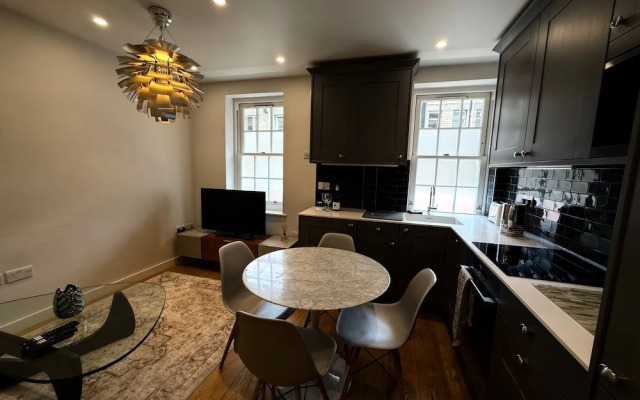 Central London Apartment With 2 Bedrooms -sleeps 6