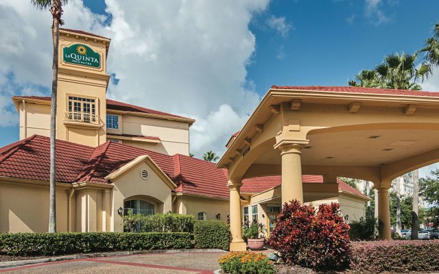 La Quinta Inn & Suites by Wyndham Orlando Airport North