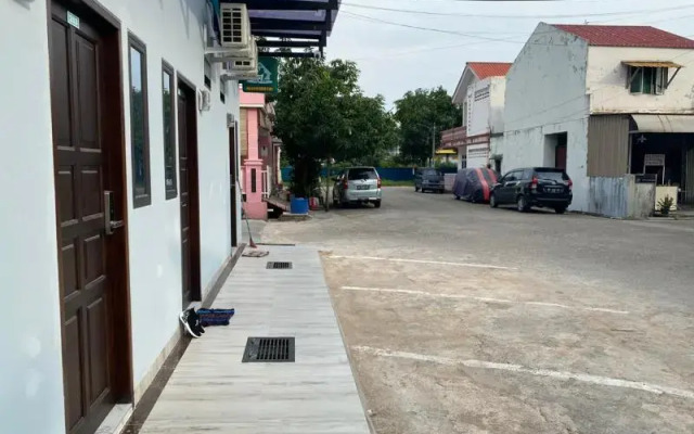 OYO 90527 Homestay 81 Baloi - A