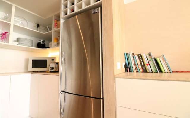 Inspired Designer Carlton North Terrace - Rejuvenate Stays