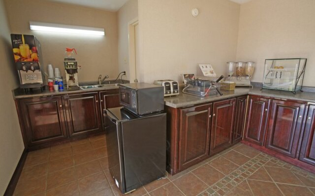 Americas Best Value Inn Evergreen