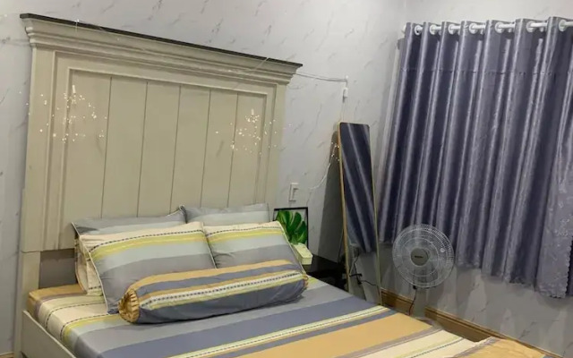 Ruby House, 3 Bedroom Apartment, Beachside