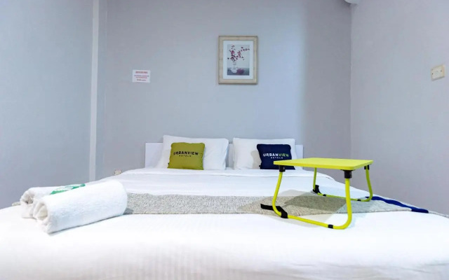 Urbanview Hotel Crystal Nagoya Batam by RedDoorz