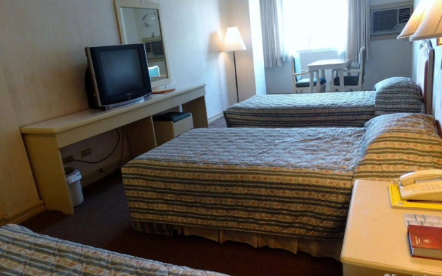 Orange Grove Hotel