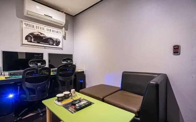 Bus Hotel