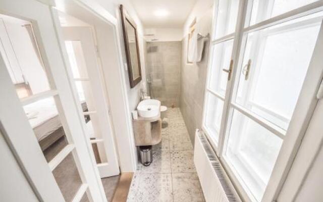 OH Apartments & Rooms