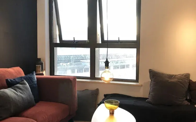 Henry's Apartment- Executive 717