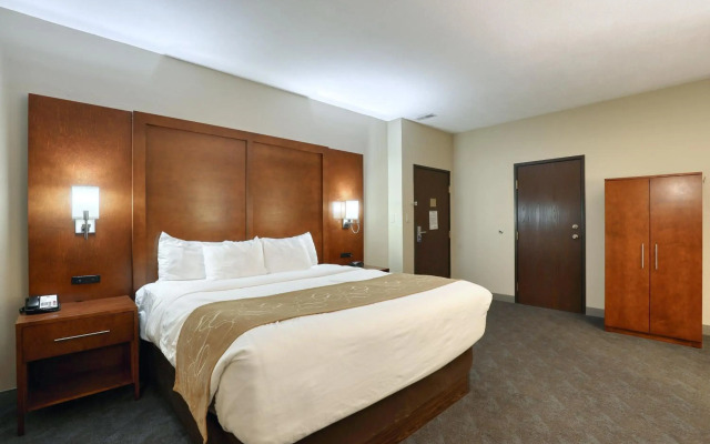 Comfort Suites Appleton Airport