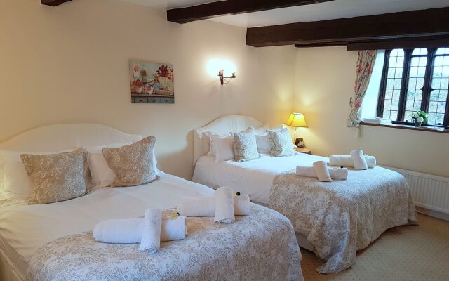 Bickleigh Castle Hotel