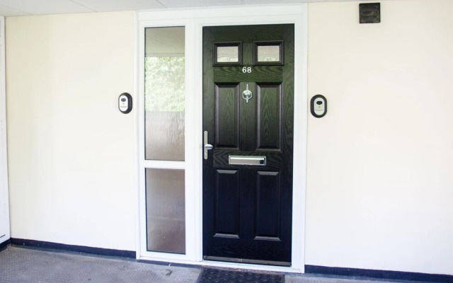 2BD Apartment, 500m From Windsor Castle, Parking