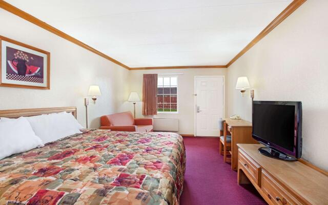 Days Inn by Wyndham Auburn