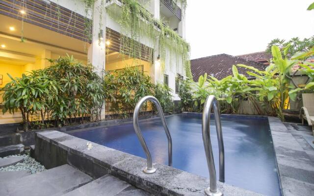 RedDoorz @ Benesari 2