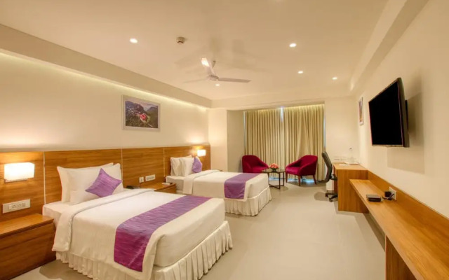 Lilac Hotel 5th Block