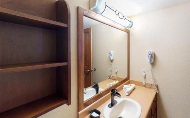 Powderhorn Lodge 413: Woodland Star Suite
