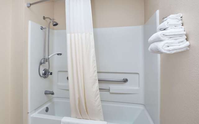 Super 8 by Wyndham Greenville