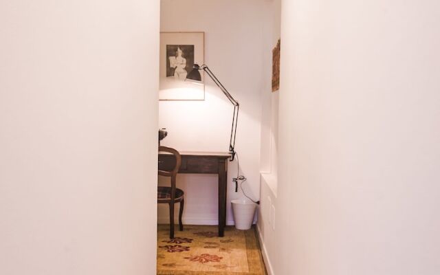 Well-Kept Apartment Short Walk to The Duomo