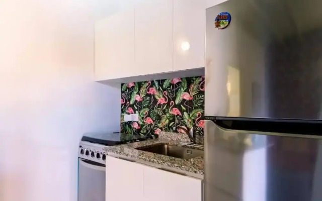 Flamingo Suite 1BR 1BA Apt w Pool Parking