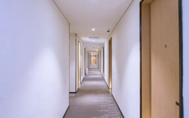 Homeinn Plus Hotel (Shanghai Dapuqiao)