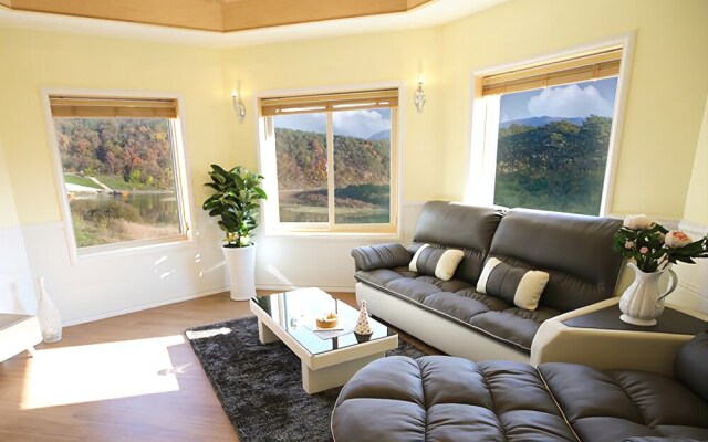 Yeongwol River Palace Pension