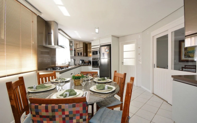 Casa com Piscina Morro das Pedras