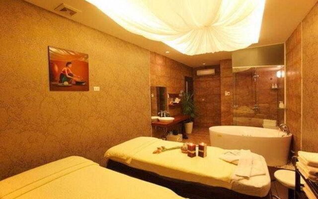 Silverland Sil Hotel