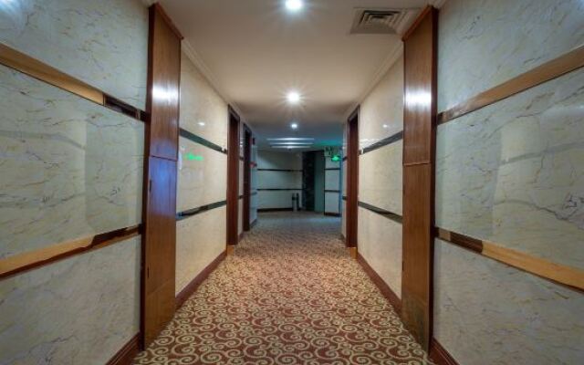 Nancheng Business Hotel