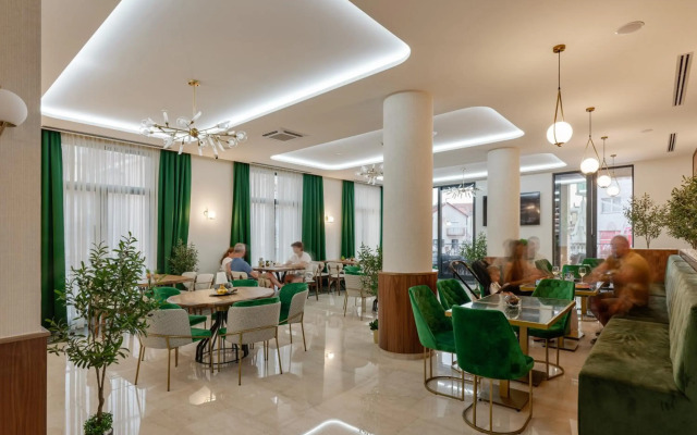Hotel Diplomat