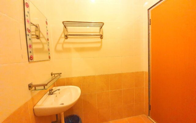 OYO 89715 CK Hotel