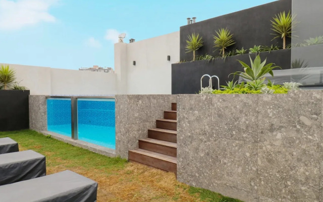 w Marvelous 2BR With Balcony in Miraflores