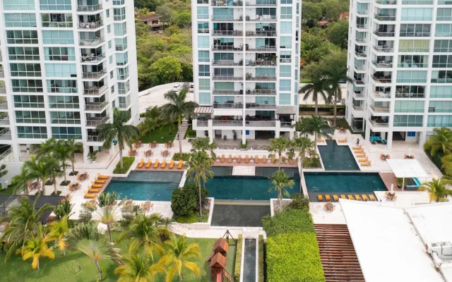 The Big Family Condo by Acomodo