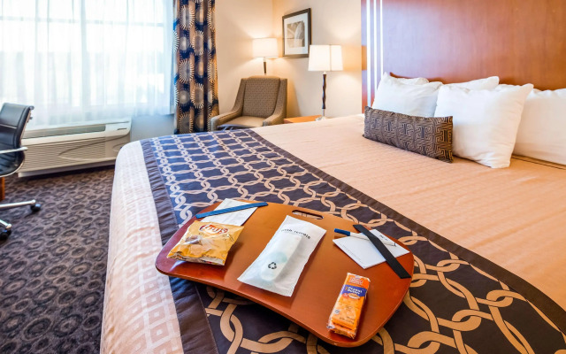 Best Western Plus Rose City Conference Center Inn
