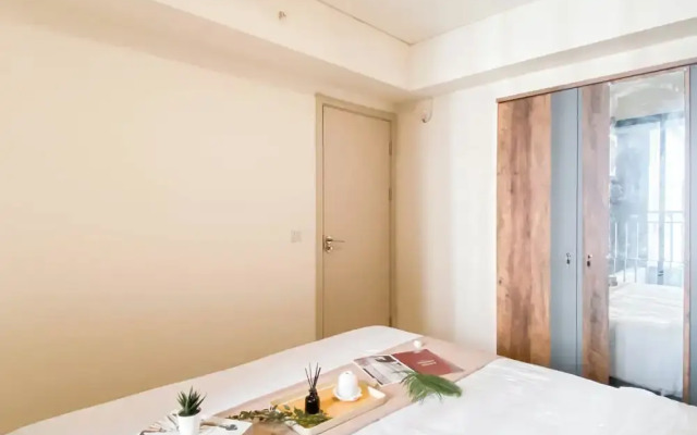 Basic 1Br With Extra Room At Meikarta Apartment