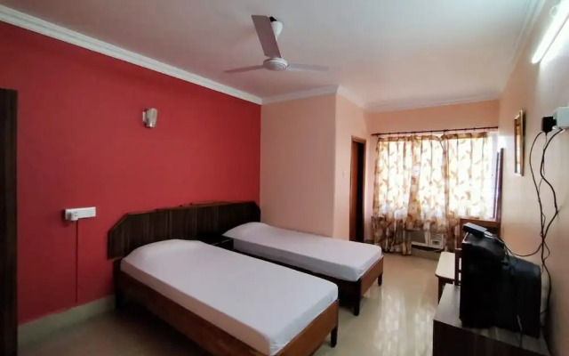 Goroomgo Crystal Inn Guwahati