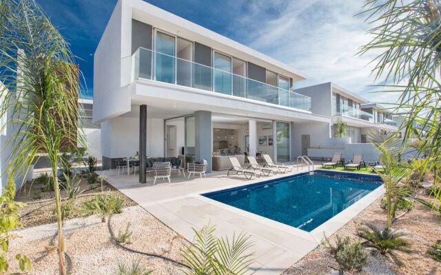 Villa Prol20, Contemporary 3bdr Protaras Villa With Pool, Close to the Beaches