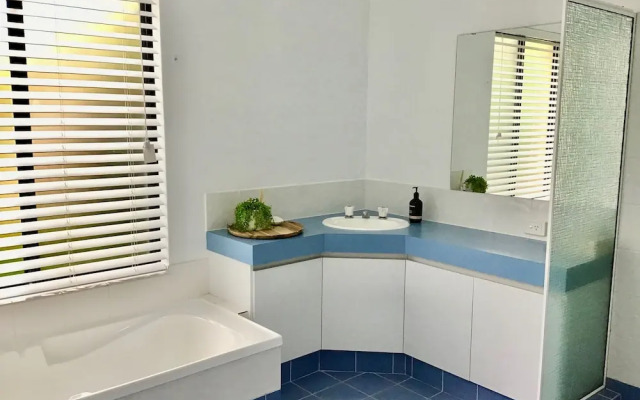 Discover the Charm of Hakea Haven