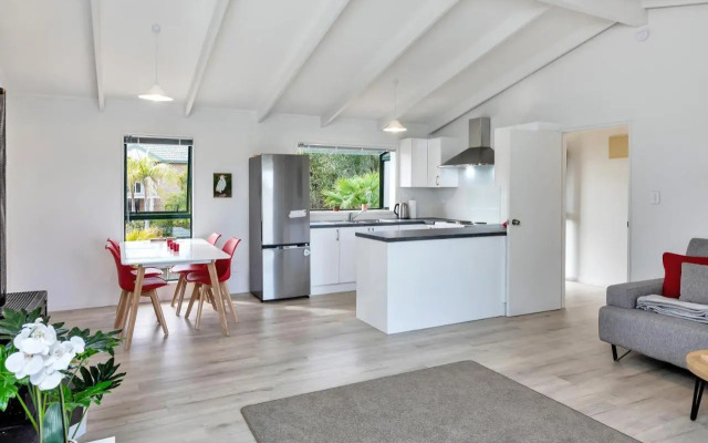 Lofty Te Haumi - Paihia Holiday Home