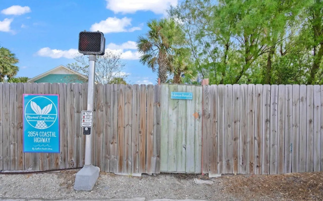 Marvelous Mermaid Beach Bungalow Dog-friendly