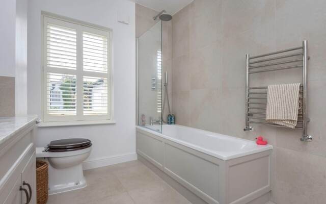 3-bedroom Home in Richmond - Ideal Family Living