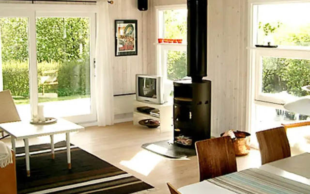 Splendid Holiday Home in Dronningmolle near Beach
