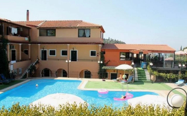Arianna Apartments