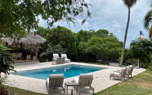 Buccaneer Hill 6 Bedroom Home