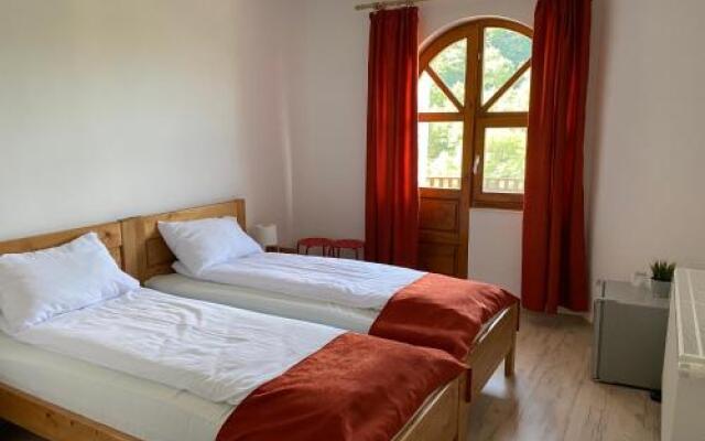 Korondi Forrás Panzio