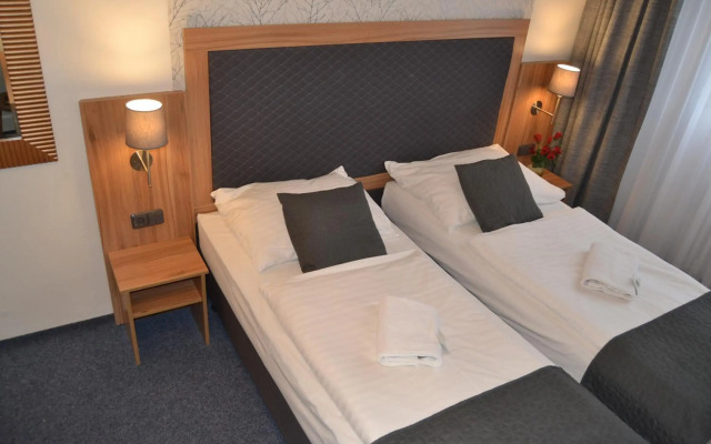 Hotel Bohemians